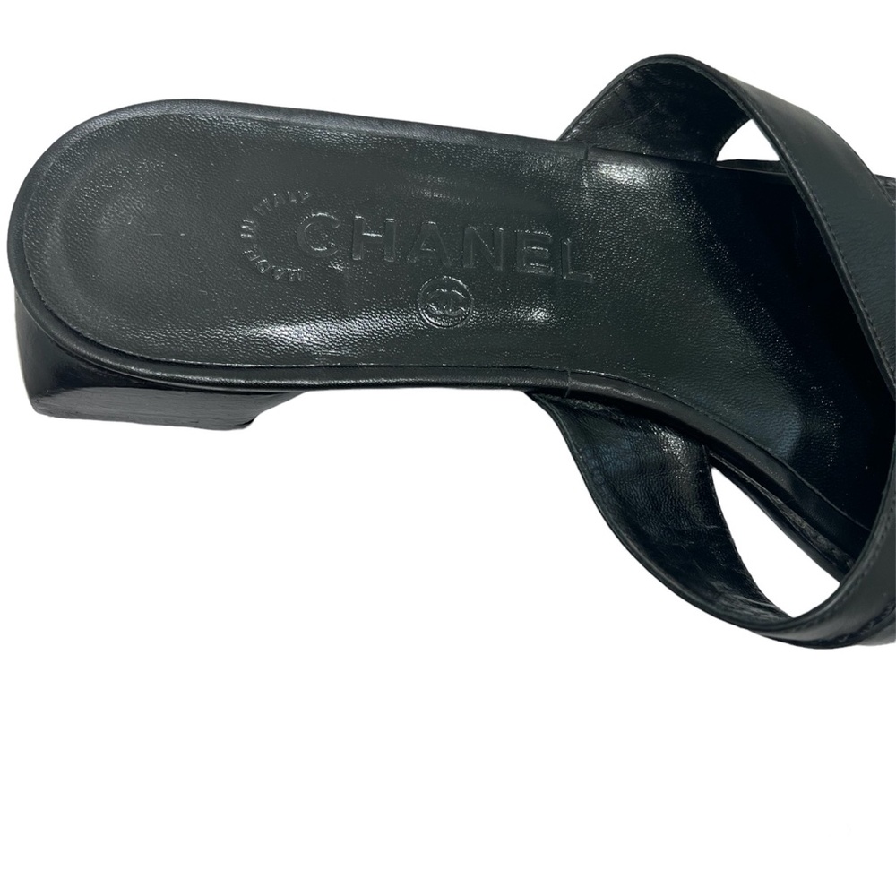 CHANEL BLACK LEATHER CRISS CROSS STRAP SANDAL WITH 1" BLOCK HEEL - Picture 6 of 16